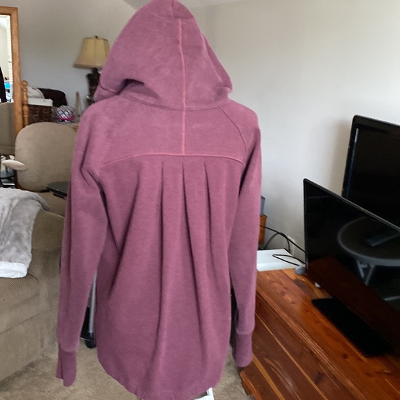 Lululemon Pleat To Street Hoodie Jacket
Size 8 NWOT - Picture 5 of 12